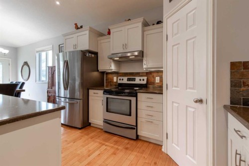 324 E 350 N, Raymond, AB 