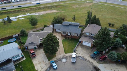 2223 42 Street SOUTH Lethbridge, AB T1K 4Y8
