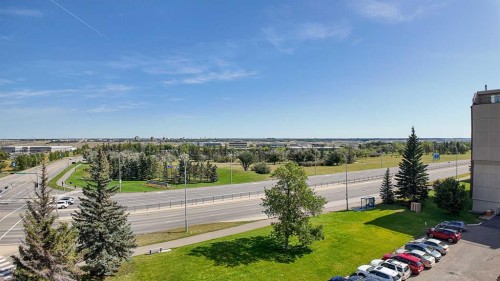617-5 Berkeley Place WEST Lethbridge, AB T1K 5M9