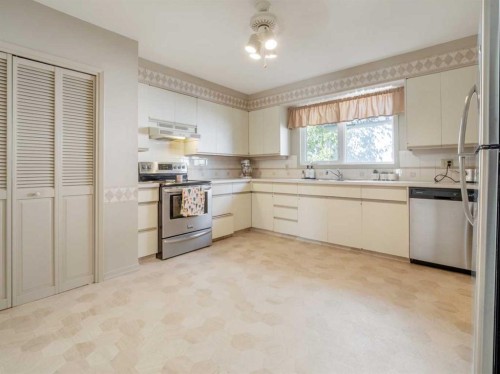 2515 3Rd Avenue South, Lethbridge, AB 