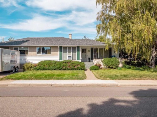 2515 3Rd Avenue South, Lethbridge, AB 