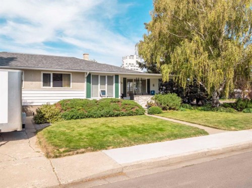 2515 3Rd Avenue South, Lethbridge, AB 