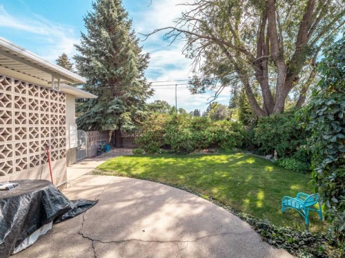 2515 3Rd Avenue South, Lethbridge, AB 