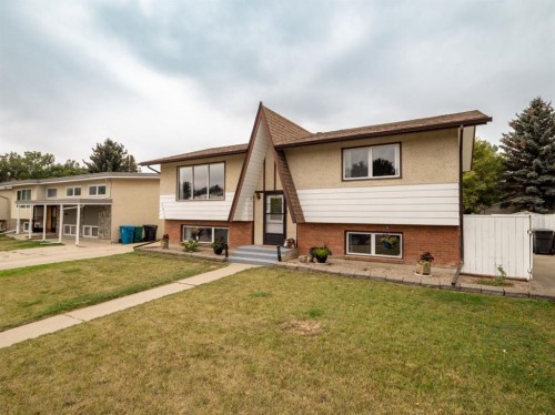 2010 20Th Street North, Lethbridge, AB 