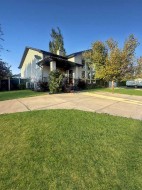 105 Riverwood Manor WESTLethbridge, AB T1K 7X4