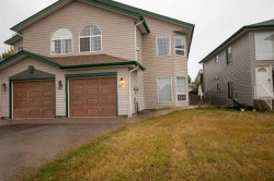 818 Red Crow Boulevard WESTLethbridge, AB T1K 6W4