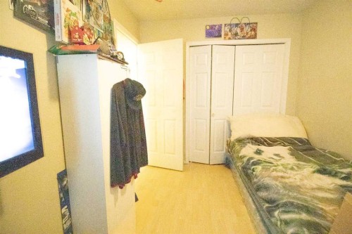 818 Red Crow Boulevard West, Lethbridge, AB 