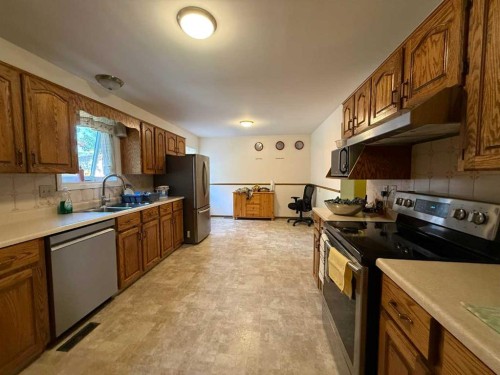 114 Red Crow Boulevard West, Lethbridge, AB 