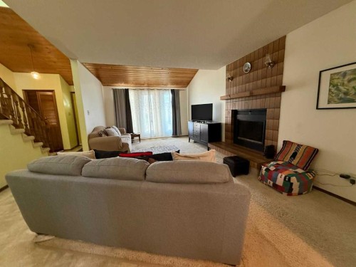 114 Red Crow Boulevard West, Lethbridge, AB 