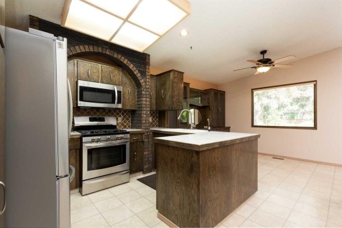 317 Laval Boulevard West, Lethbridge, AB 