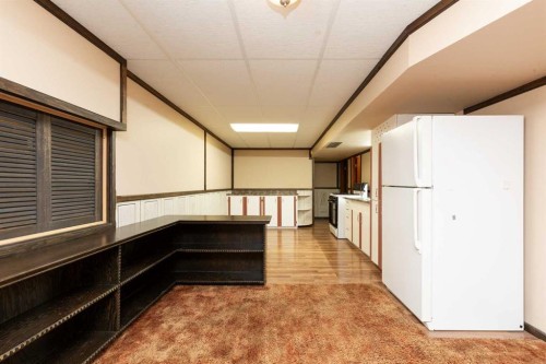 317 Laval Boulevard West, Lethbridge, AB 