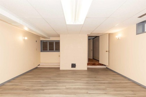 317 Laval Boulevard West, Lethbridge, AB 
