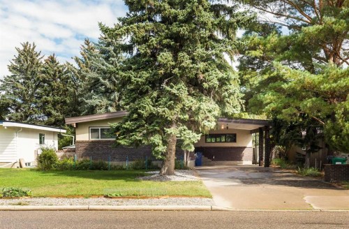 317 Laval Boulevard West, Lethbridge, AB 