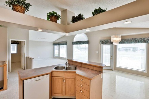 34 Fairmont Crescent South, Lethbridge, AB 