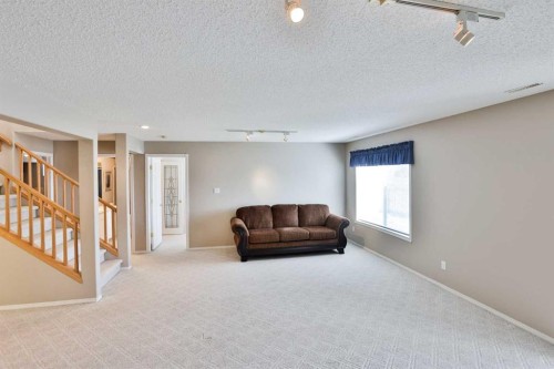 34 Fairmont Crescent South, Lethbridge, AB 