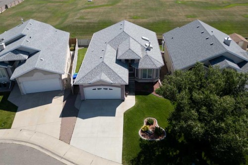 34 Fairmont Crescent South, Lethbridge, AB 