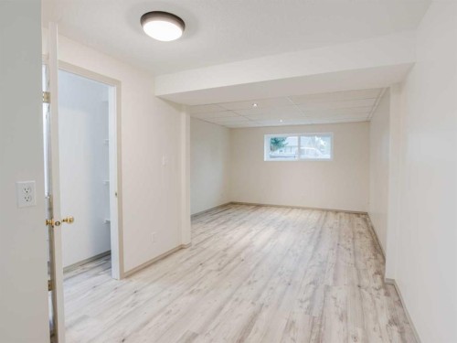 230 Eagle Road North, Lethbridge, AB 