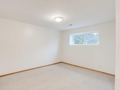 230 Eagle Road North, Lethbridge, AB 