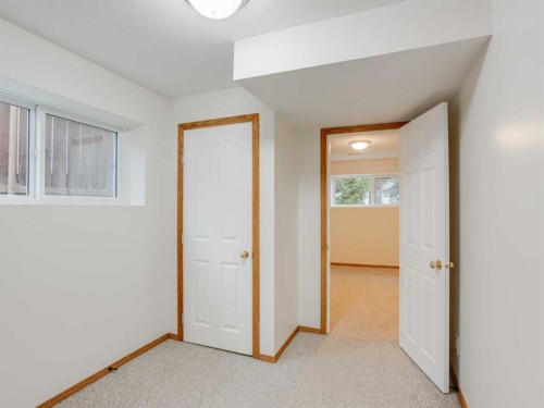 230 Eagle Road North, Lethbridge, AB 