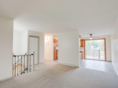 230 Eagle Road North, Lethbridge, AB 