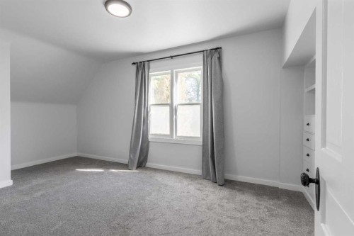 524 12A Street North, Lethbridge, AB 