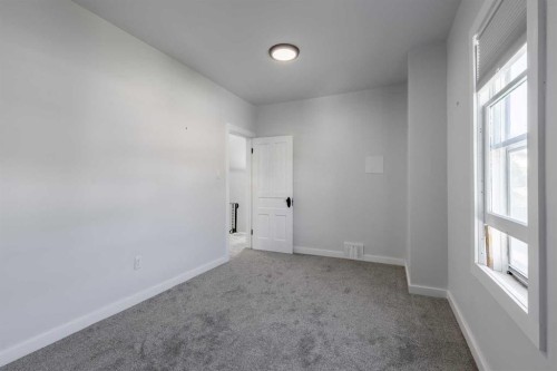 524 12A Street North, Lethbridge, AB 