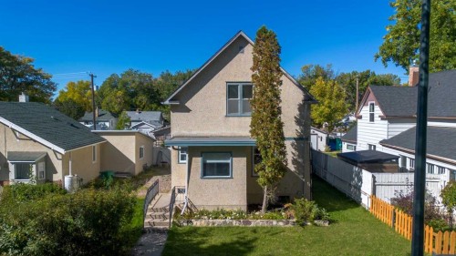 524 12A Street North, Lethbridge, AB 