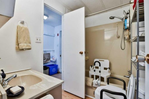 327 Centre Street, Lomond, AB 