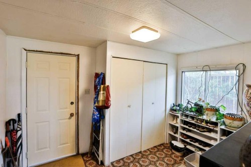327 Centre Street, Lomond, AB 