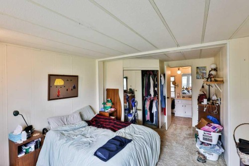 327 Centre Street, Lomond, AB 