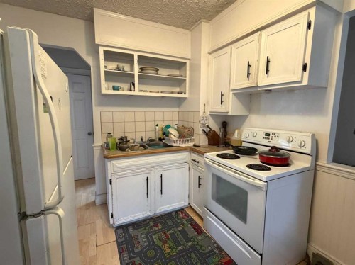 5007 45 Avenue, Taber, AB 