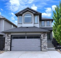 23 Cranberry Circle SECalgary, AB T3M 0M1