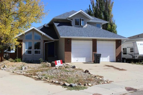 405 Maple Crescent, Picture Butte, AB 