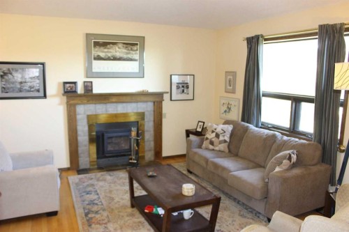 405 Maple Crescent, Picture Butte, AB 