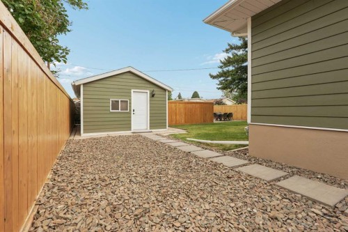 2827 11 Avenue South, Lethbridge, AB 