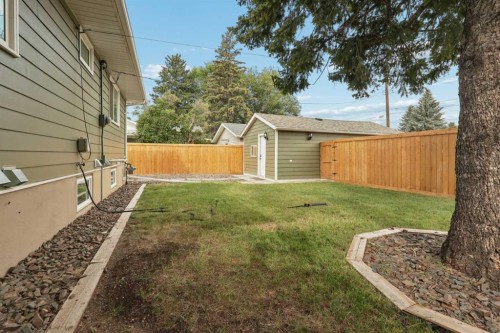 2827 11 Avenue South, Lethbridge, AB 