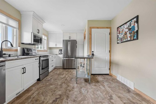 2827 11 Avenue South, Lethbridge, AB 