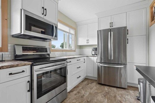 2827 11 Avenue South, Lethbridge, AB 