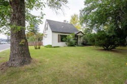 502 12 Street NORTHLethbridge, AB T1H 2G8