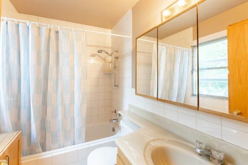 502 12 Street North, Lethbridge, AB 
