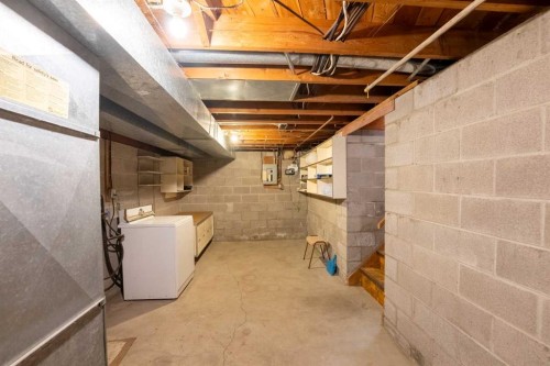 502 12 Street North, Lethbridge, AB 
