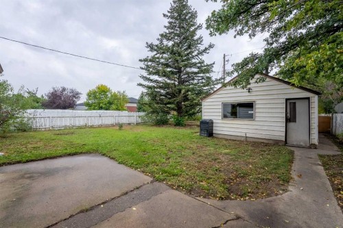 502 12 Street North, Lethbridge, AB 