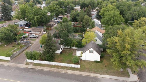 502 12 Street North, Lethbridge, AB 