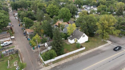 502 12 Street North, Lethbridge, AB 