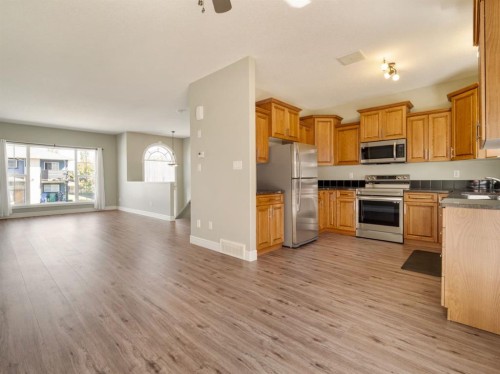 885 Mount Sundance Manor West, Lethbridge, AB 