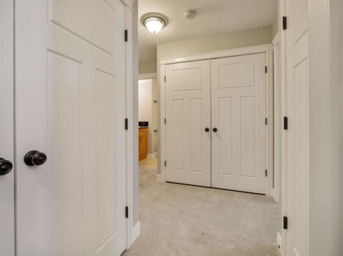 885 Mount Sundance Manor West, Lethbridge, AB 