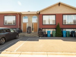 885 Mount Sundance Manor WESTLethbridge, AB T1J 1X7