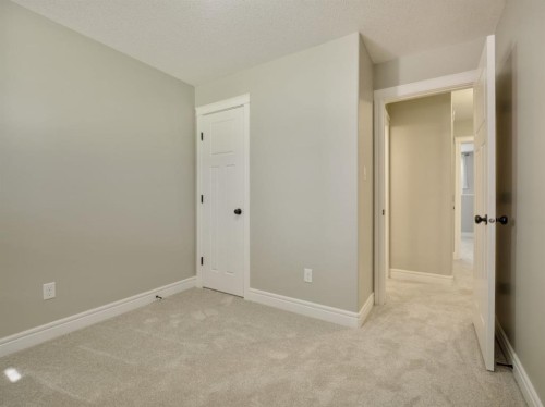 885 Mount Sundance Manor West, Lethbridge, AB 