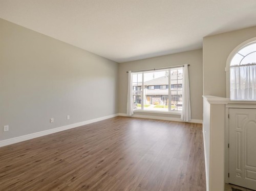 885 Mount Sundance Manor West, Lethbridge, AB 