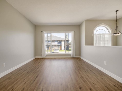 885 Mount Sundance Manor West, Lethbridge, AB 